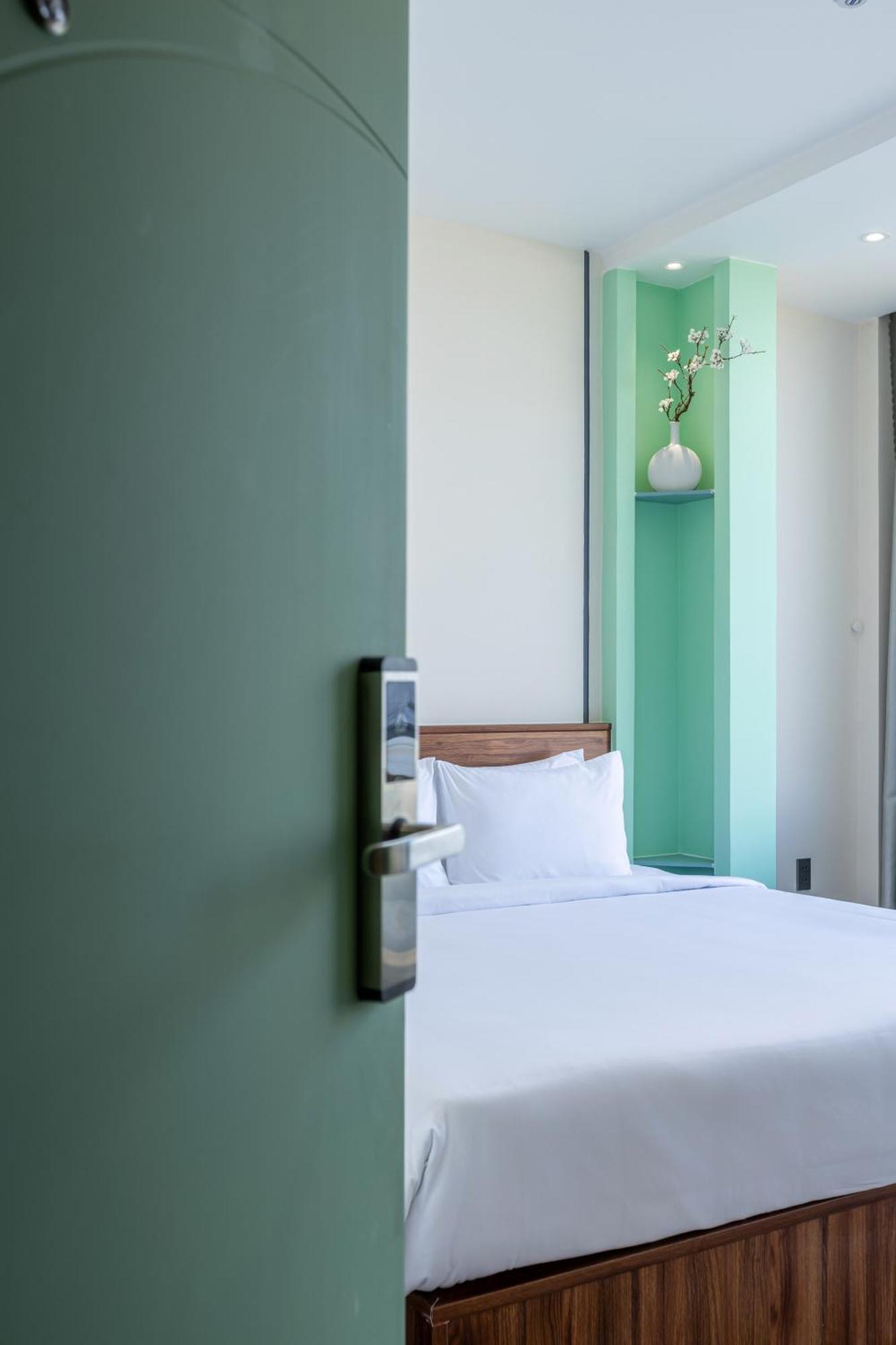 V'Luna Hotel - Managed By Thm Can Tho Bagian luar foto