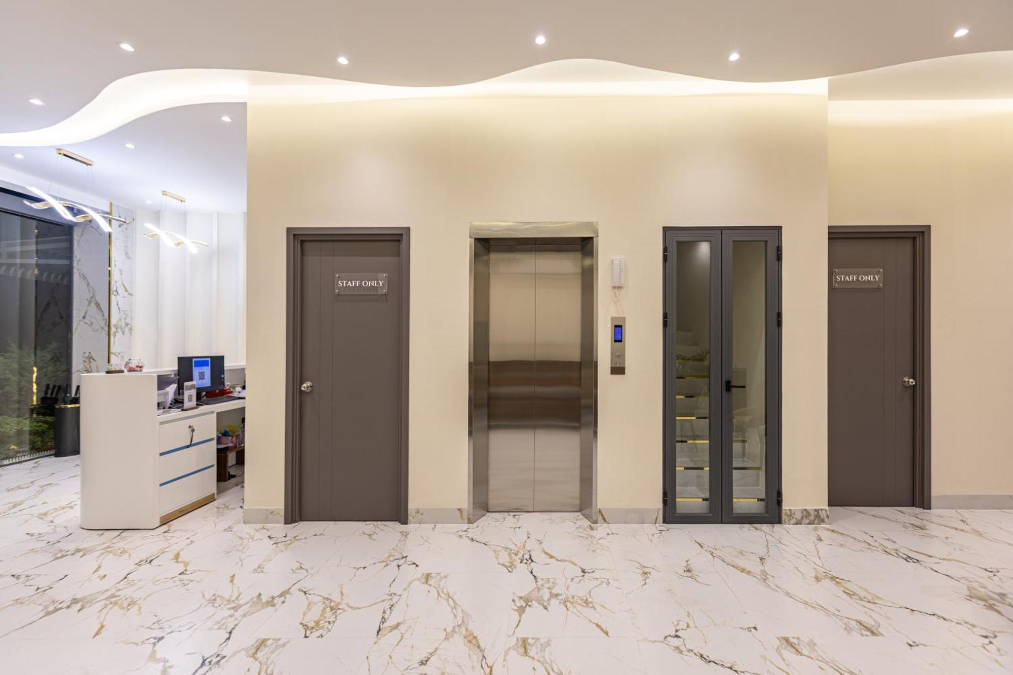 V'Luna Hotel - Managed By Thm Can Tho Bagian luar foto